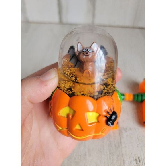 Halloween mini snowglobe pumpkin scarecrow figure set - Picture 5 of 9